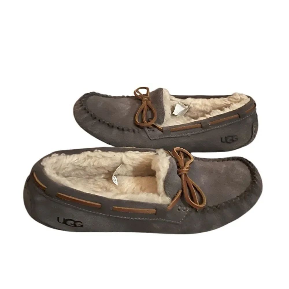 UGG Womens Dakota Slipper Gray Size 8